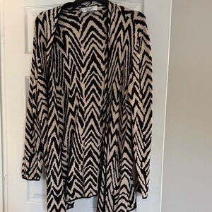 Jones Studio Black and Cream Zigzag Cardigan
